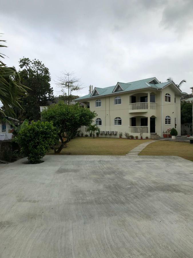 Flower Garden Self-Catering Apartments Beau Vallon  Exterior photo